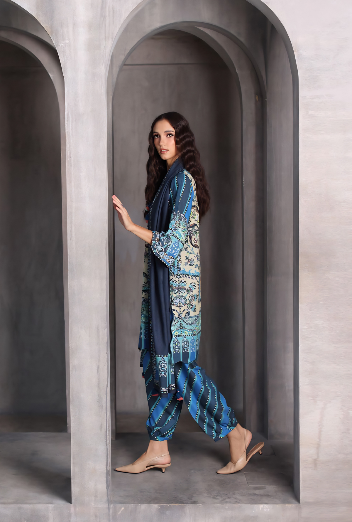 Gul Ahmed 3-Piece Printed Karandi Suit – AY-62022