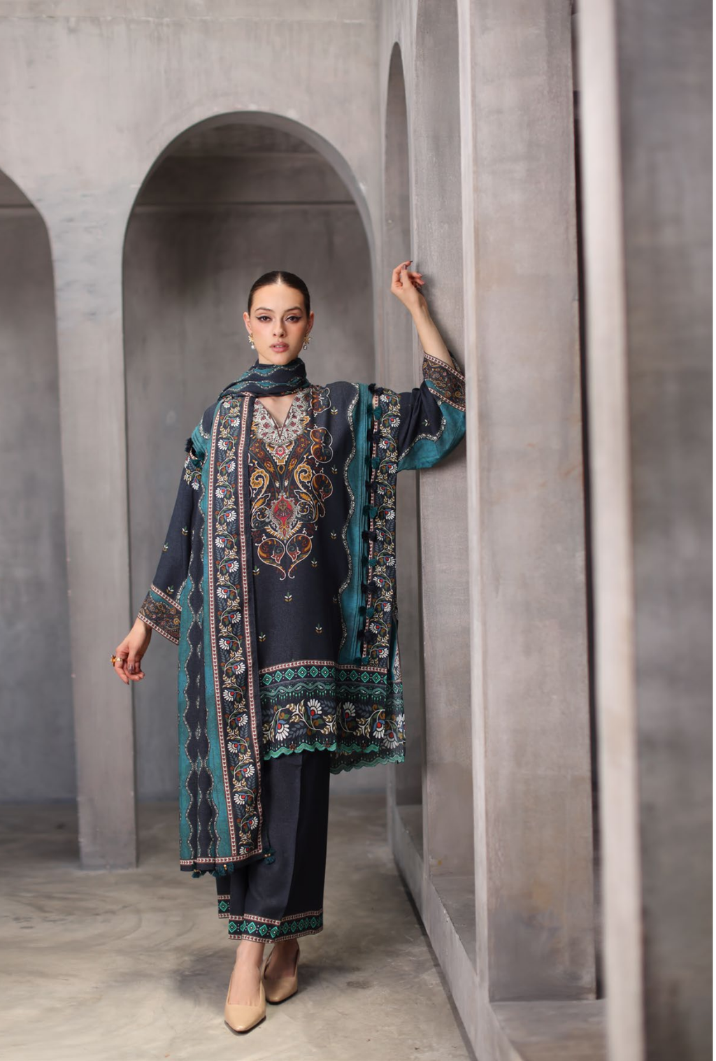 Gul Ahmed 3-Piece Printed Karandi Suit – AY-62023