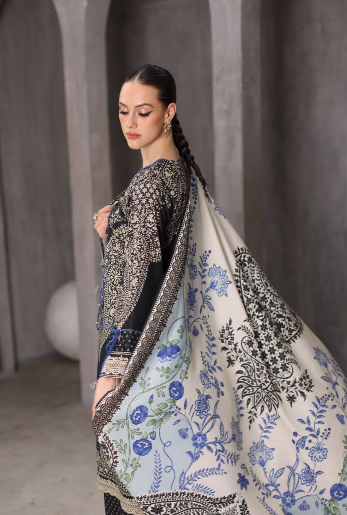 Gul Ahmed 3-Piece Printed Karandi Suit – AY-62024