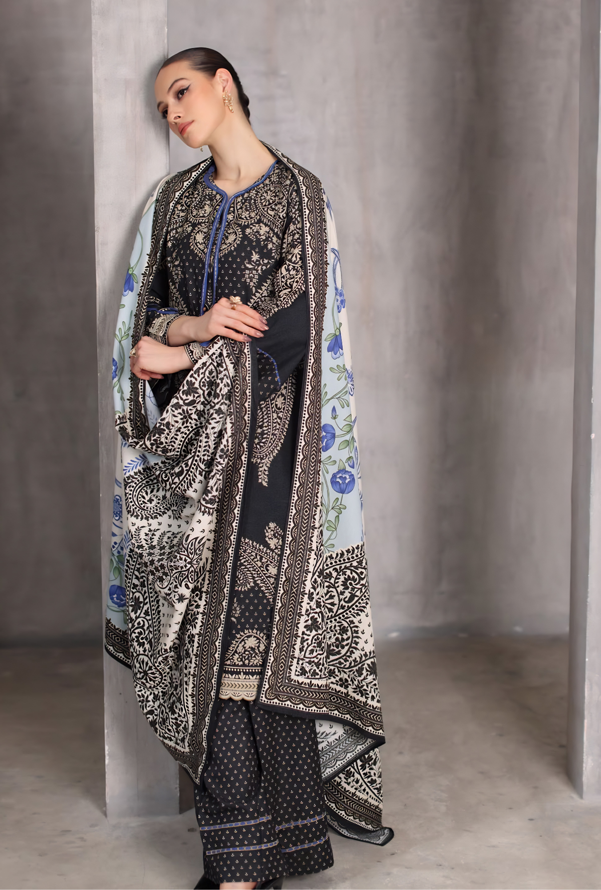 Gul Ahmed 3-Piece Printed Karandi Suit – AY-62024