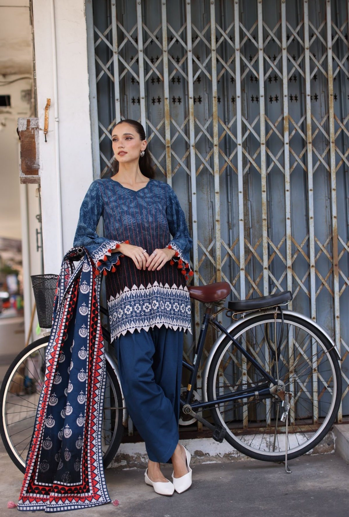 Gul Ahmed 3-Piece Embroidered Printed Khaddar Suit – K-52048