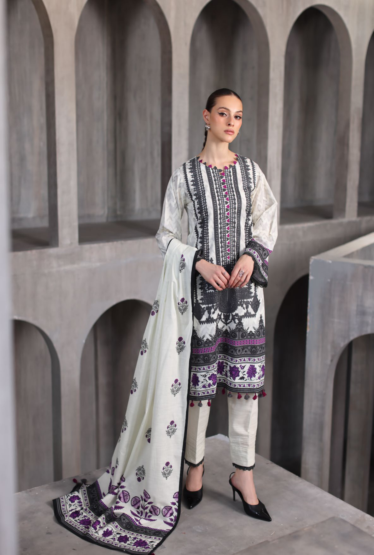 Gul Ahmed 3-Piece Embroidered Printed Khaddar Suit – K-62055